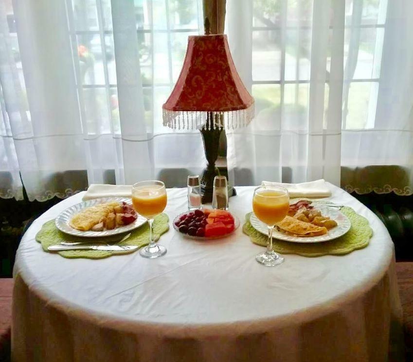 Hanover House Bed And Breakfast Niagara Falls Eksteriør billede